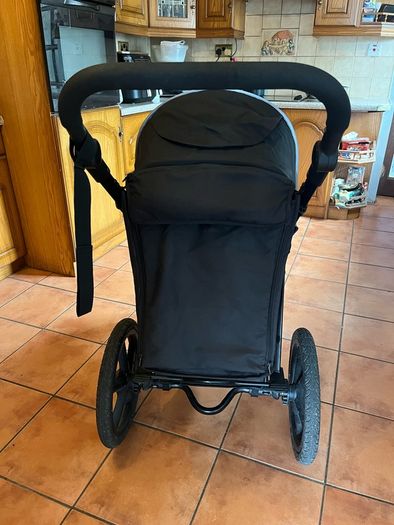 Ickle bubba Venus Prime Jogger I-size travel system and ISOFIX base