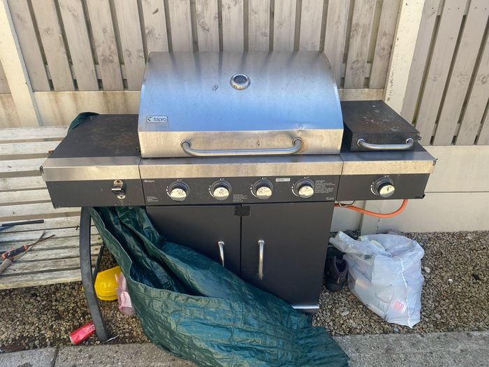 4 Burner Gas BBQ