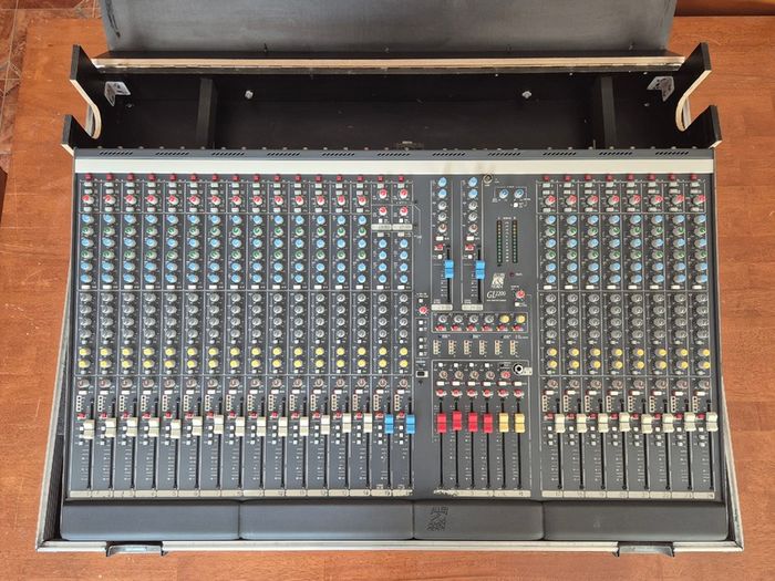 Allen & Heath GL2200 24-Channel Mixer in Flight Case