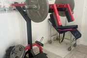 Leverage Squat Machine