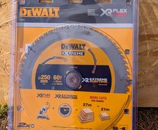 DeWalt Extreme Runtime 250mm 60 Tooth Blade - New