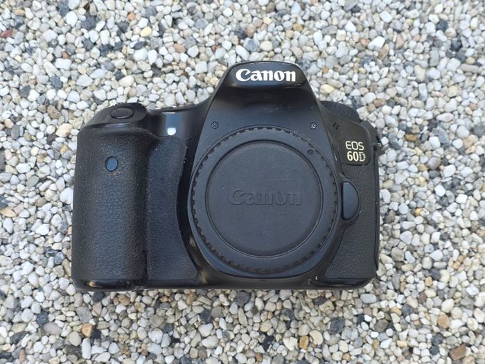 Canon EOS 60D (Body Only) Free Post