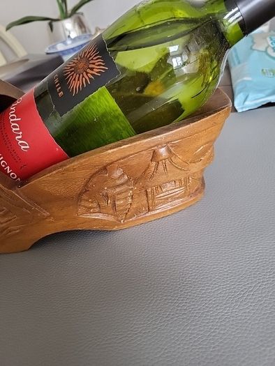 Wine bottle clog