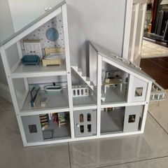 Doll house