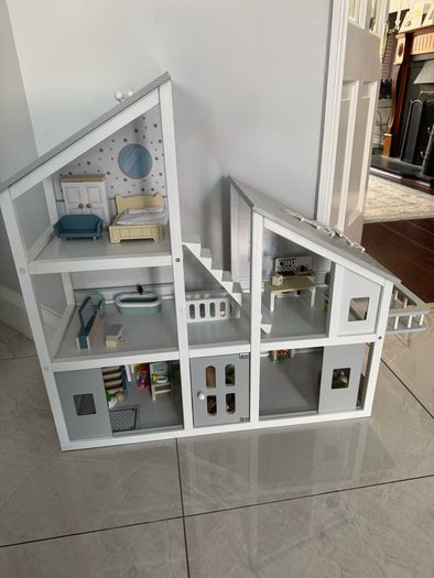 Doll house