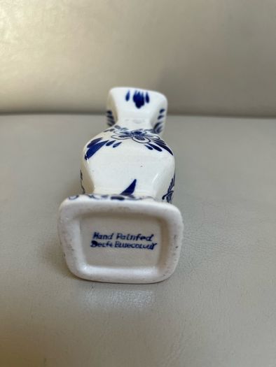 Hand painted Delft bluecolour mini vase
