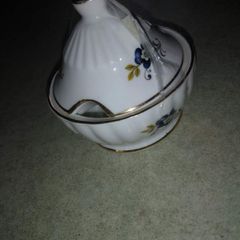 Vintage Tara bone china small jam dish with lid.