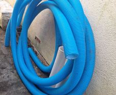 Flexible, corrugated hose 2 pieces