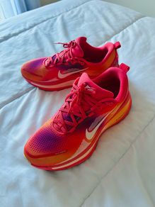 nike vomero 18 SE trainers uk 9
