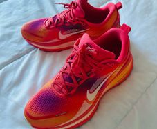 nike vomero 18 SE trainers uk 9
