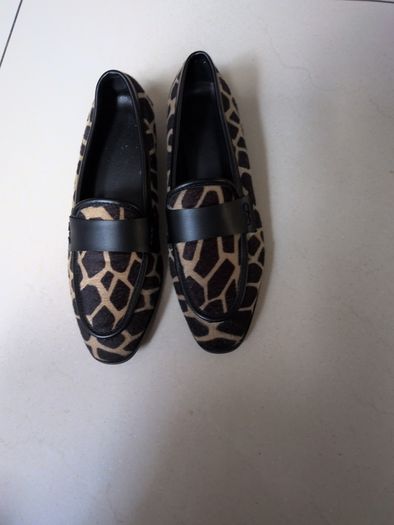 Slip- on Shoes In Animal An Print Pattern.  S.39-6.  New - No Tag.
