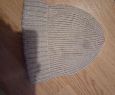 zara hat