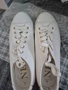 shoes size 7.