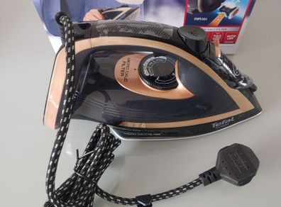 Tefal FV8064 Puregliss Steam Iron brand new