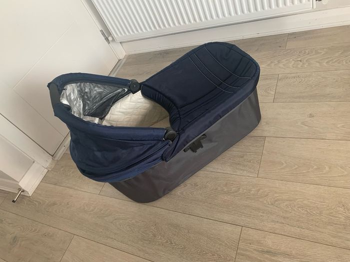 Baby Cot and car seat