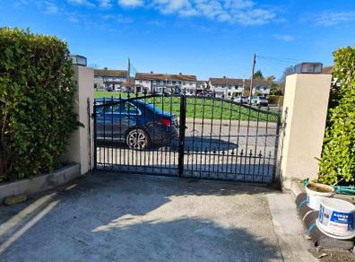 Fence gate double door