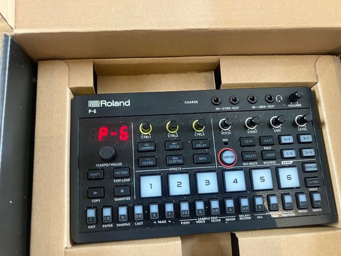 Roland AIRA Compact P-6 Sampler