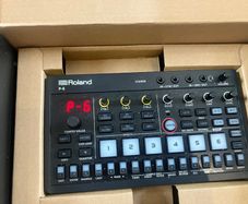 Roland AIRA Compact P-6 Sampler