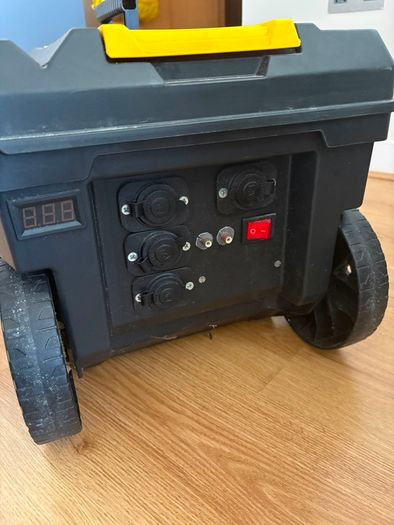 Stanley 12V 44Ah Portable Astronomy Power Box / Field Battery