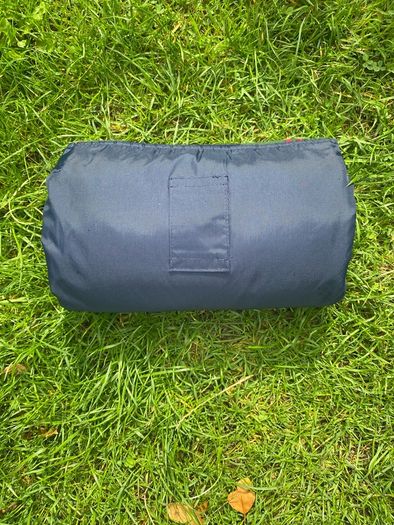 Picnic rug - fleece top and waterproof backing