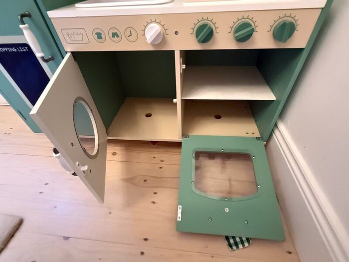 Play kitchen