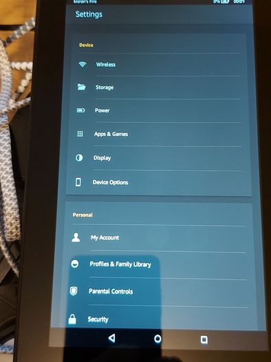 Amazon Fire 5th Generation, 8GB, Model SV98LN in very good cosmetic condition, but needs new Battery