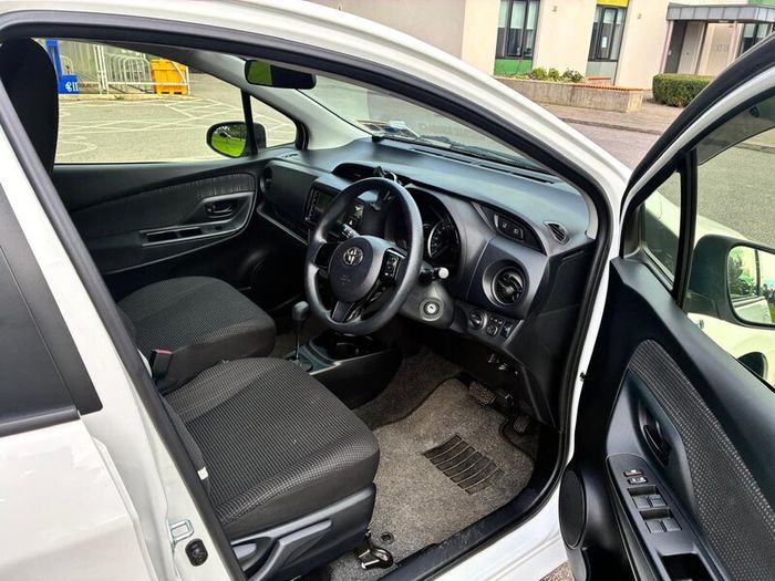 Toyota Vitz 1.5 Hybrid Auto