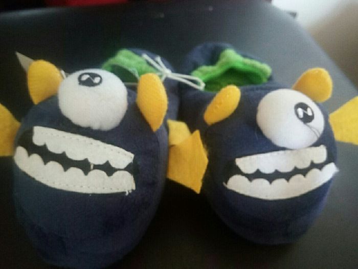 Bnwt 6-7inf Slippers