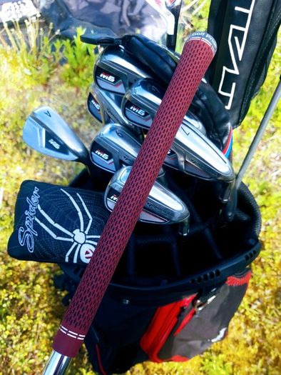 Set of Taylormade Clubs