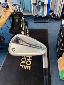Taylormade P790 irons in mint condition