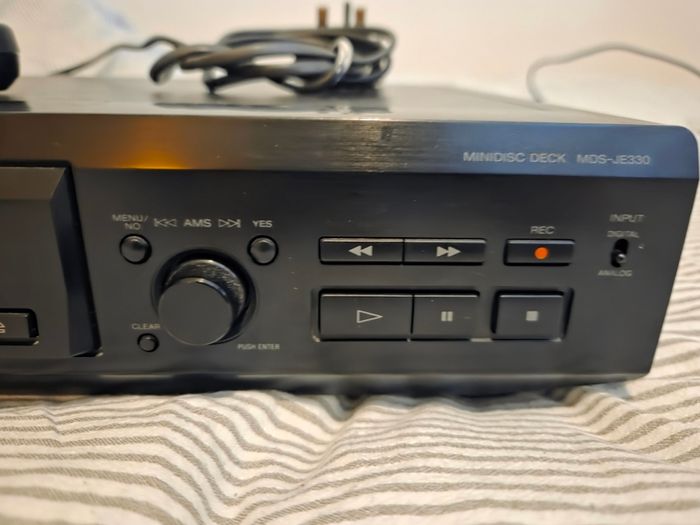 Sony MDS-JE330 MiniDisc Deck Player / Recorder (with Original Remote)