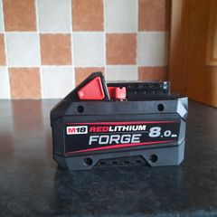 milwaukee 8 amp forge battery
