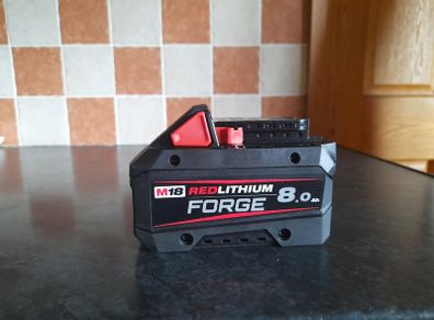 milwaukee 8 amp forge battery