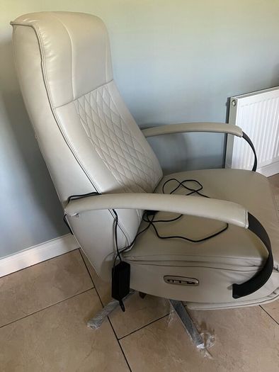 Recliner leather chair