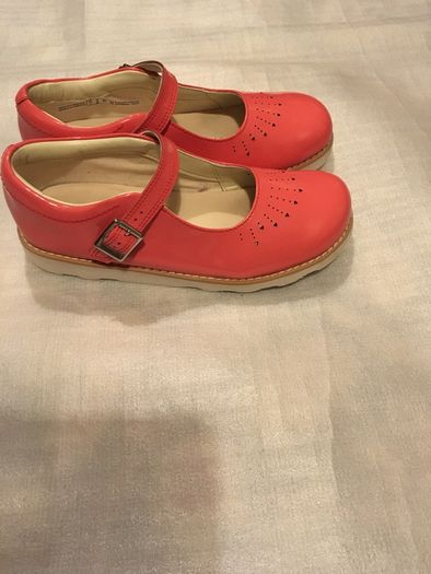 Clarks Shoes, size EU-33,5F. UK-1,5F