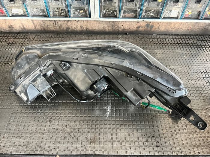 Headlight Nissan Leaf
