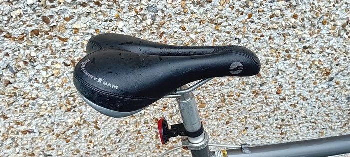 Giant Hybrid Bicycle