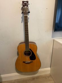 acoustic guitar Yamaha