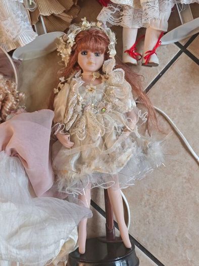 vintage porcelain dolls job lot perfect condition with certificates