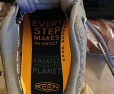 new 'keen' shoe size 7