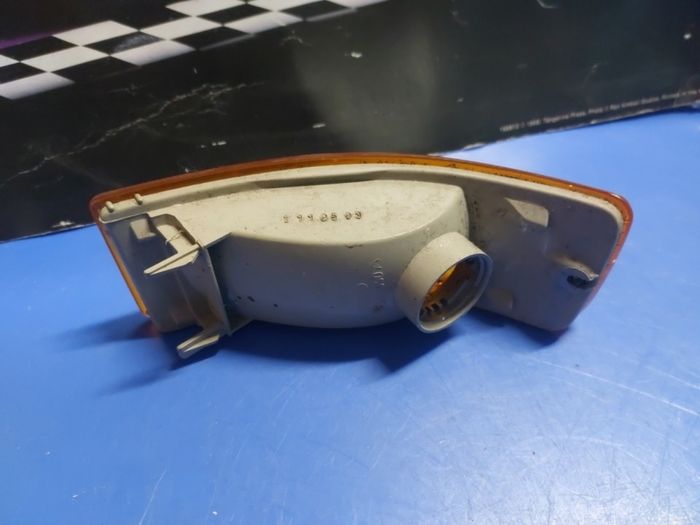 Audi 80 drivers side indicator
