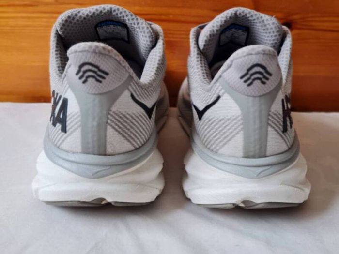 Hoka clifton 9 grey Size 10.5 eu 45 in excellent condition