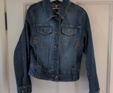 Girls here & there cool by C&A denim jacket
