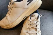 golf shoes