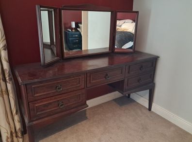 Antique dressing table with mirros
