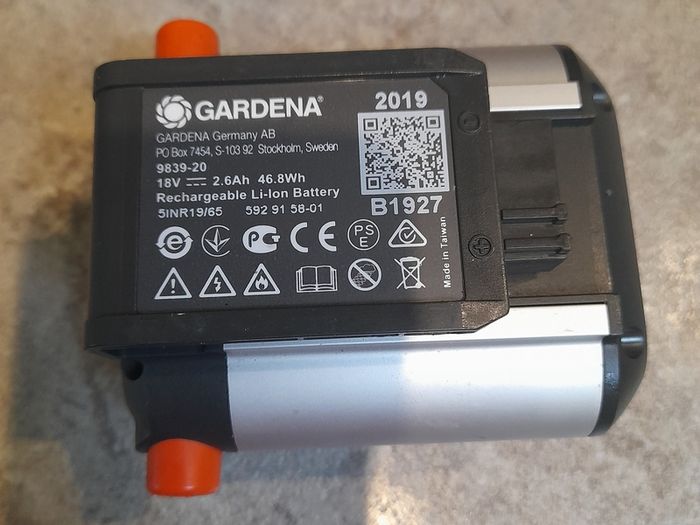 rechargable gardena battery
