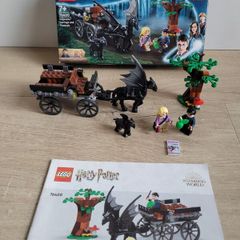 LEGO Harry Potter Hogwarts Carriage and Thestrals (76400)