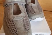Size 8 Taupe