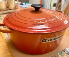 Le Creuset Cast Iron Round Casserole 28" - Dutch Oven