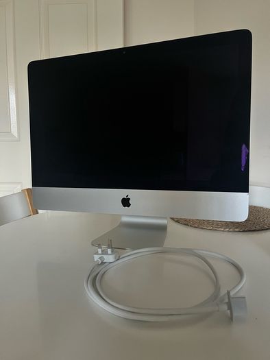 iMac 21.5 (2017) | Intel Core i5 | 8GB RAM | 256GB | Immaculate Condition